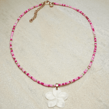 Lade das Bild in den Galerie-Viewer, FRANGIPANI HALSKETTE