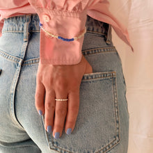 Load image into Gallery viewer, OH DAISY BRACELET