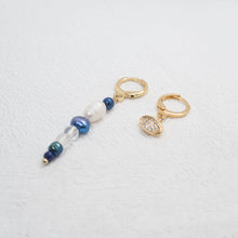 Lade das Bild in den Galerie-Viewer, I BELIEVE IN UNIVERSE MISMATCHED EARRINGS