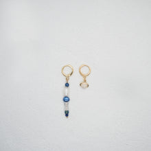 Lade das Bild in den Galerie-Viewer, I BELIEVE IN UNIVERSE MISMATCHED EARRINGS