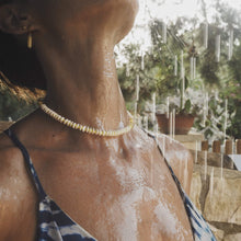 Lade das Bild in den Galerie-Viewer, SOFTY YELLOW JADE HOOP