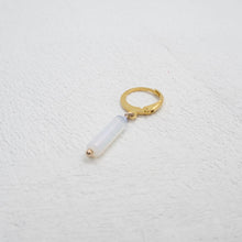 Lade das Bild in den Galerie-Viewer, SOFTY WHITE JADE HOOP