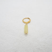 Lade das Bild in den Galerie-Viewer, SOFTY YELLOW JADE HOOP