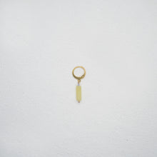 Lade das Bild in den Galerie-Viewer, SOFTY YELLOW JADE HOOP