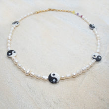 Lade das Bild in den Galerie-Viewer, YIN & YANG NECKLACE