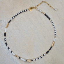 Lade das Bild in den Galerie-Viewer, ZEBRA NECKLACE