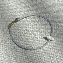 Load image into Gallery viewer, Colorful Armband hellblau MuschelSolo Io Studio
