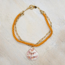 Lade das Bild in den Galerie-Viewer, SHELLDEALER NECKLACE

